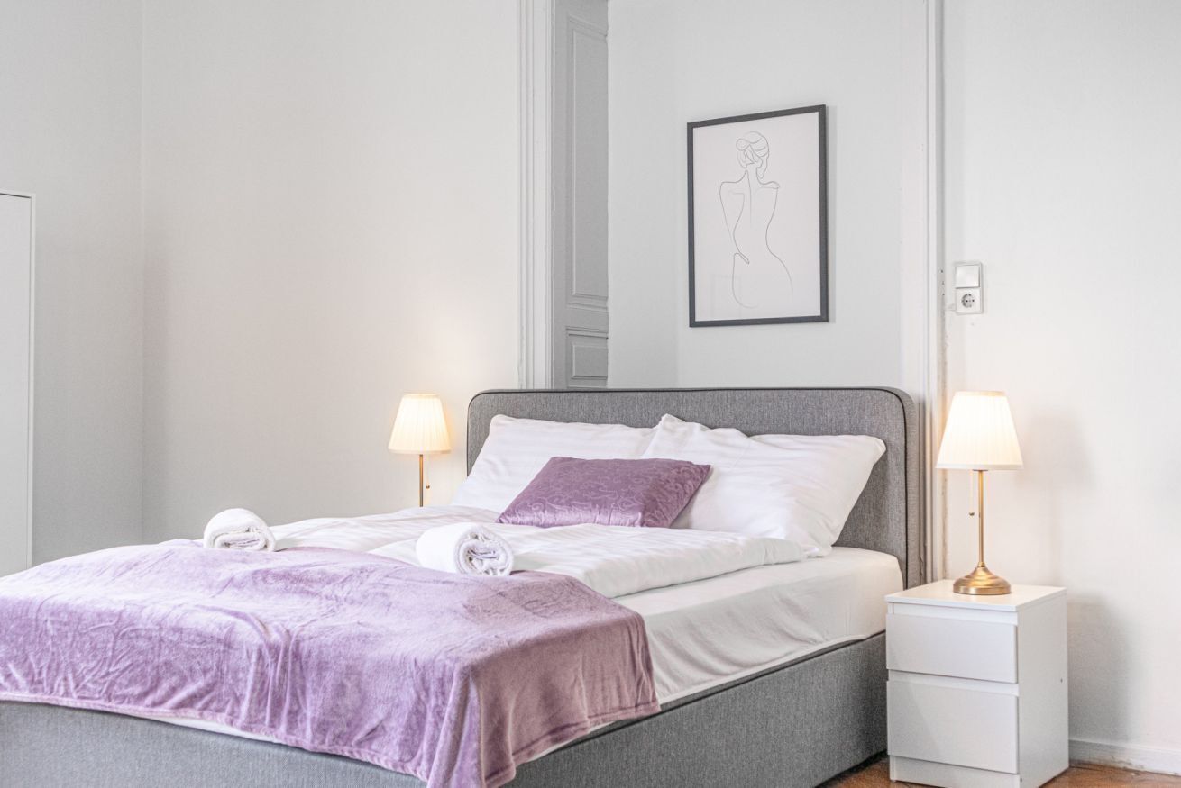3 habitaciones, tabla de planchar con plancha, wifi y ropa de cama 