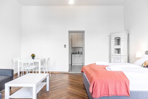 3 bedrooms, WiFi, bed sheets - Two Charming Apartments near Volksoper and AKH (Wien)