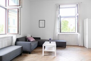 Smart TV - Two Charming Apartments near Volksoper and AKH (Wien)