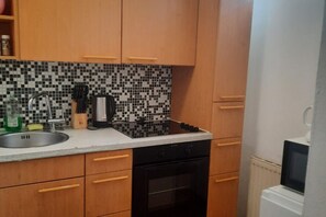 Fridge, oven, stovetop, toaster