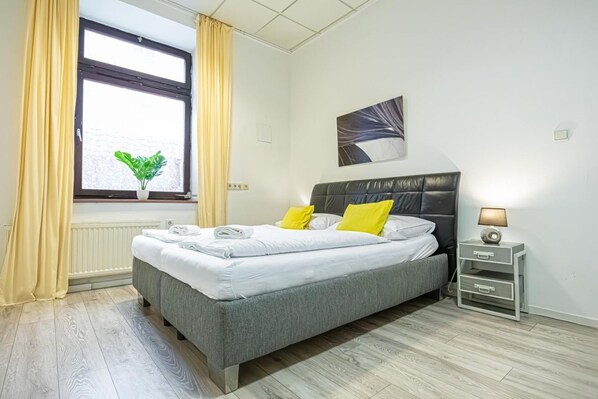 1 bedroom, WiFi, bed sheets