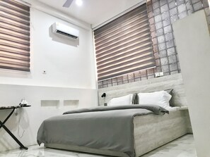1 bedroom, iron/ironing board, WiFi, bed sheets - Sweet Studio room w/free breakfast and Wi-Fi  (Accra)