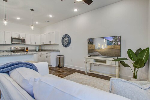 Pet Friendly Central Location #1