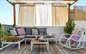 Télévision, table de tennis de table