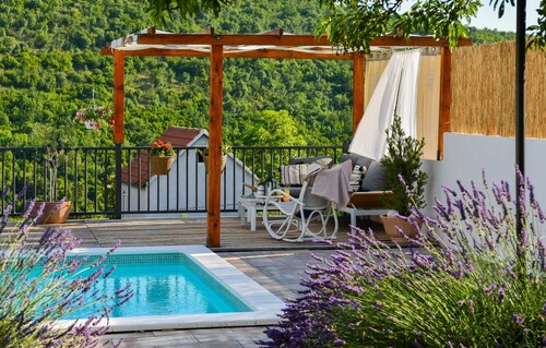 Awesome home in Ruda with WiFi