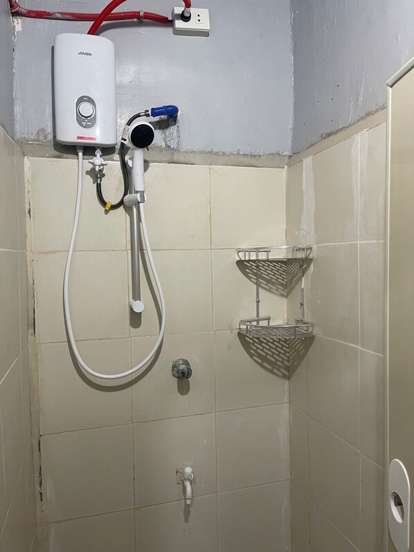 Bathroom - SkyInfinity Inn (Pasay)