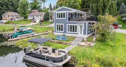 Cozy Lake Cottage: Chefs Kitchen, BBQ & Lake Views