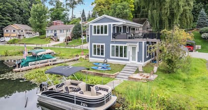 Cozy Lake Cottage: Chefs Kitchen, BBQ & Lake Views