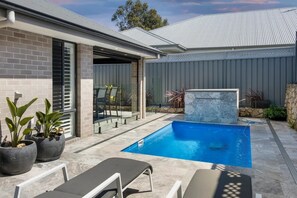 Pool - Rengor Executive Retreat (Belmont North)