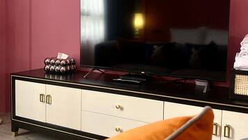 Individually decorated, free WiFi, bed sheets