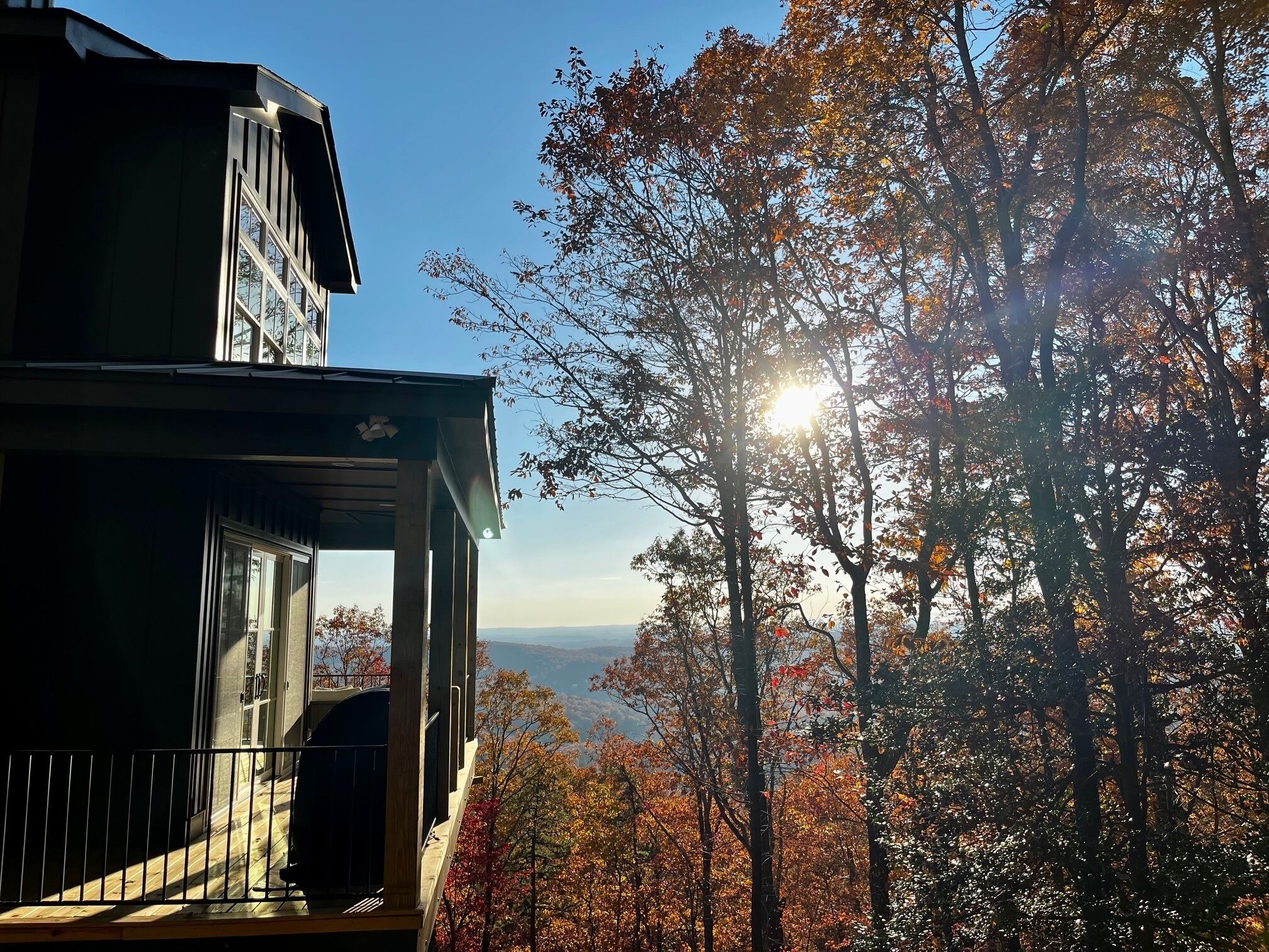 Luxury Tower Cabin / Near Wineries / Hiking / Amazing Long-Range Views 