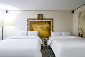 Desk, laptop workspace, soundproofing, free WiFi - Aria Hotel Pyeongtaek (Pyeongtaek)