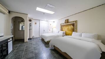 Tomannsrom – premium | Skrivebord, skrivebord for bærbar PC, lydisolert og wi-fi (inkludert)