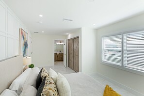 5 bedrooms, iron/ironing board, free WiFi, bed sheets - New listing! Relaxing oasis. Fully furnished! (Bradenton)