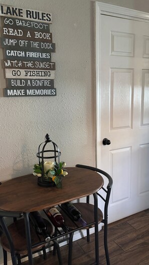 Unclassified image, 3 of 37, button - Small cabin right on the lake !  (Dardanelle)