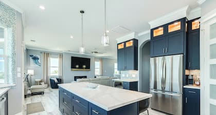 NEW Luxury Waterfront @San Luis Pass 2 Primary Suites, Family Friendly Sleeps 18