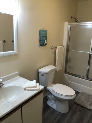 Hair dryer - Riptide’s Crossing:  A waterfront getaway w/deep water dock and incredible views (Chincoteague)