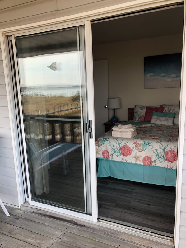 2 bedrooms, in-room safe, travel cot, free WiFi - Riptide’s Crossing: A waterfront getaway w/deep water dock and incredible views (Chincoteague)