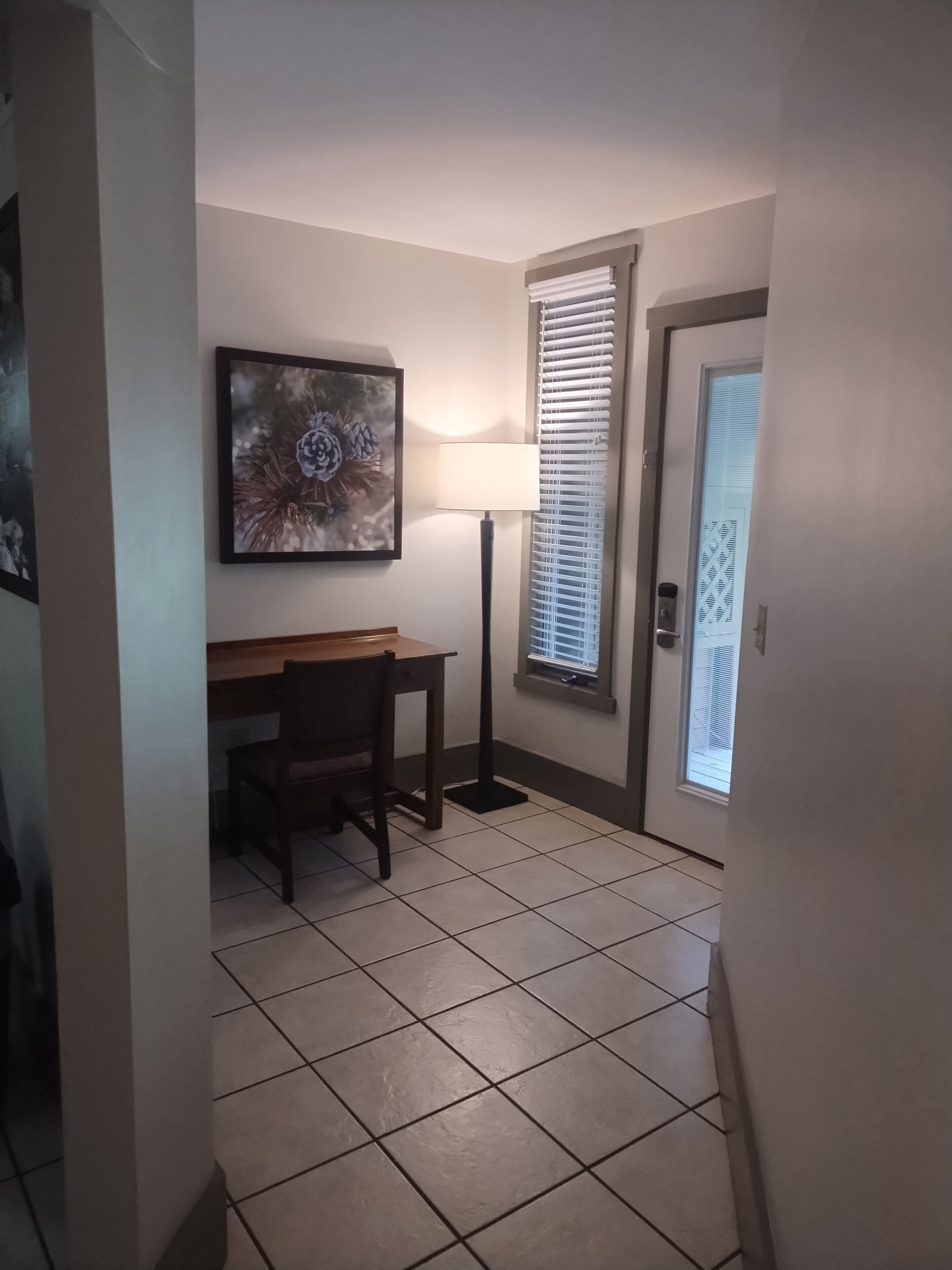 Elegant 2 Bedroom resort with AC and WiFi in delightful East Stroudsburg