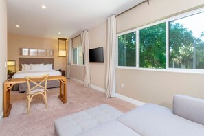 3 bedrooms, desk, iron/ironing board, travel crib - Luxury 3BDR House near Disney! (Kissimmee)