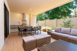 Outdoor dining - Luxury 3BDR House near Disney! (Kissimmee)