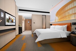 Free minibar, individually decorated, desk, laptop workspace - Hampton by Hilton Foshan Shunde Beijiao (Foshan)