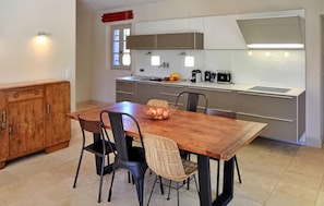 Dining - La Bastide D'Eygalieres (Eygalieres)
