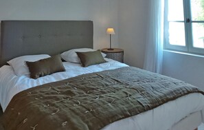 4 Schlafzimmer, Reisekinderbett, kostenloses WLAN, Bettwäsche