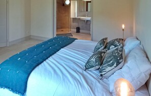 4 slaapkamers, reisbedje, gratis wifi, beddengoed