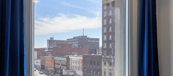 Downtown LEX - Keeneland Condo