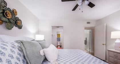 Heart of Homewood and Minutes from Birmingham
