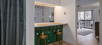 Cozy 2-bedroom condo in the heart of Homewood/Vestavia, minutes from Samford/UAB