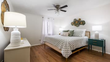 2 habitaciones, tabla de planchar con plancha, cuna de viaje y wifi