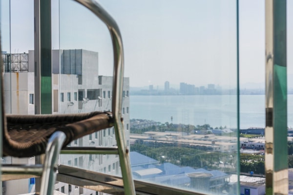 Dihias secara berasingan, dilengkapkan perabot secara berasingan