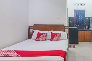 Standard Double Room - OYO 93691 Minongga Near One Belpark Mall (Jakarta)