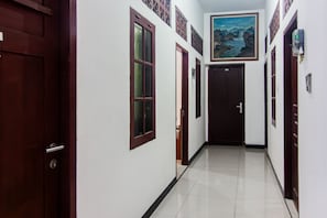 Interior detail - OYO 93691 Minongga Near One Belpark Mall (Jakarta)