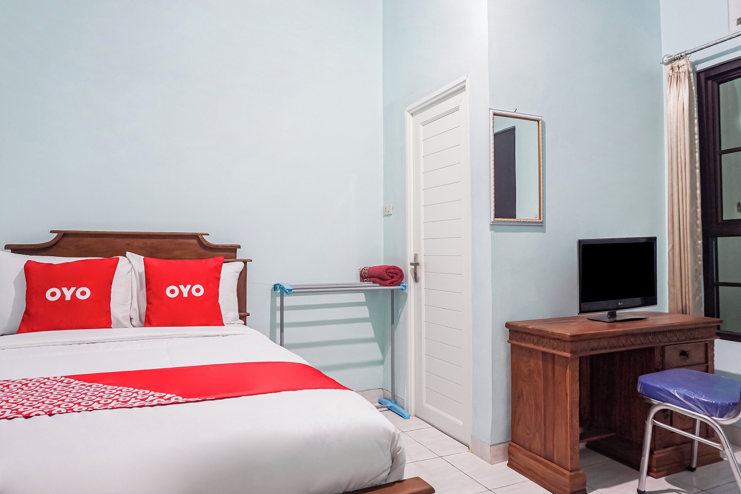 Kamar Double Standar | Meja kerja, Wi-Fi gratis, dan seprai linen