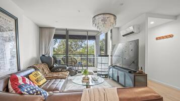 Televisi 55-inci dengan saluran TV kabel