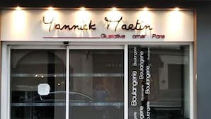 The storefront of Yannick Maetin, a gourmet and pastry shop. - The Vendôme - Elegant&Business by Mon Petit Faré (Paris)