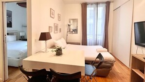 1 bedroom, iron/ironing board, Internet, bed sheets - The Vendôme - Elegant&Business by Mon Petit Faré (Paris)