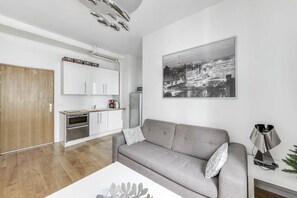 TV - The Vendôme - Lively area - Elegant & Business (Paris)