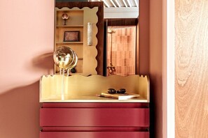 シャワー、ヘアドライヤー、タオル