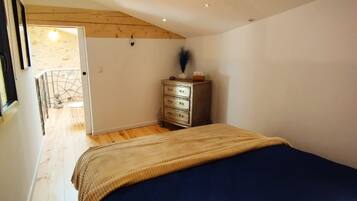 Comfort House, Multiple Beds | 1 bedroom, free rollaway beds, free WiFi, bed sheets