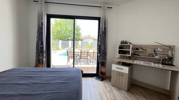 4 多间卧室、免费 WiFi、床单