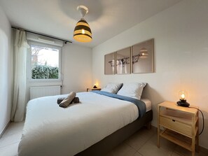 2 bedrooms, iron/ironing board, free WiFi, bed sheets