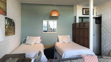 2 bedrooms, desk, iron/ironing board, free WiFi