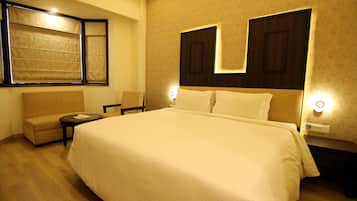 Luxury Double Room | Premium bedding, desk, free WiFi, bed sheets