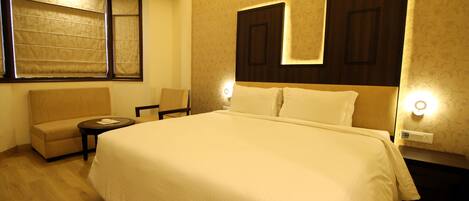Luxury Double Room | Premium bedding, desk, free WiFi, bed sheets