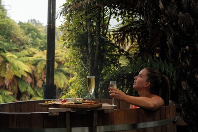 Lake Brunner Eco Lodge