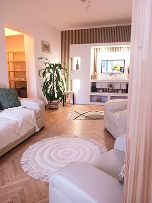 1 soverom, safe på rommet, strykejern/-brett og wi-fi (inkludert)